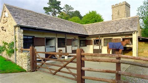 Rider Who Couldnt Afford Her Dream Stables Constructed Them With
