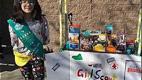 girl scout nearly robbed in tacoma selling cookies thursday tacoma news tribune