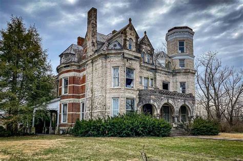 Explore These Dilapidated Dream Homes That Time Forgot