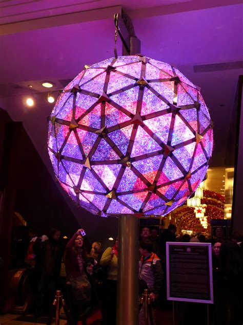 The eva ball have appealing features and are also very affordable. File:Times Square New Year's Eve Ball 2009.jpg - Wikimedia ...