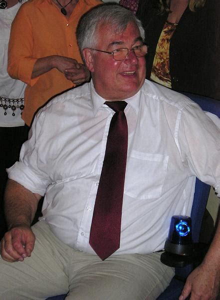 We did not find results for: Dr. Nikolaus Globisch feiert einen runden Geburtstag/Stuhl