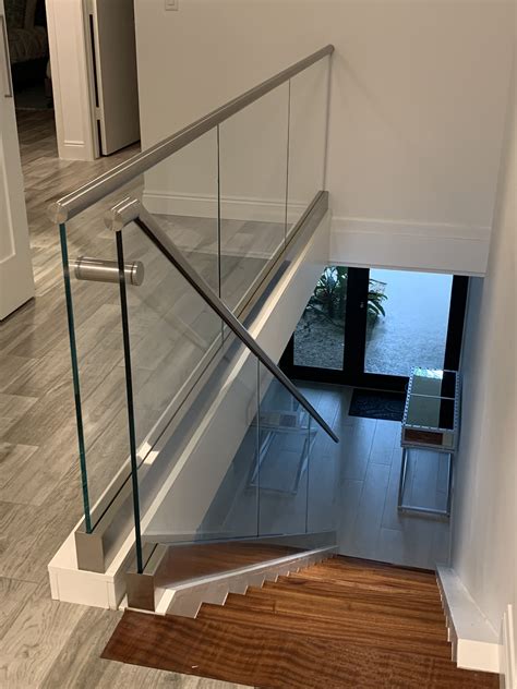 Modern Staircase Glass Railing