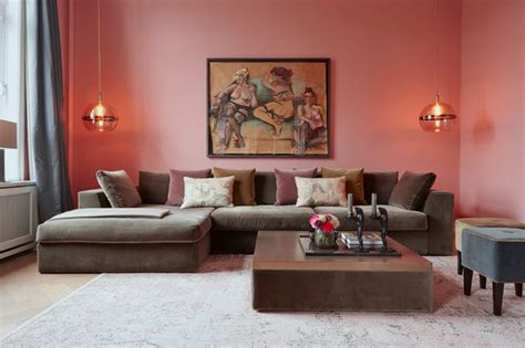 Welche farbe passt, entscheidet die farbe des sofas. Welche Farbe passt zu Braun? Experten geben Rat
