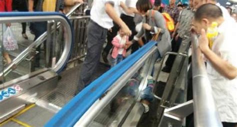 Chinese Escalator Freak Accidents Continue 4 Year Old Dies News Nation