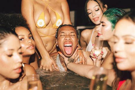Rapper Tyga S Nude Photos Reportedly Leak Online After He Promotes OnlyFans