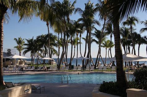 Top 10 Most Relaxing Destination Wedding Venues Destination Wedding Inspiration Maui Beach