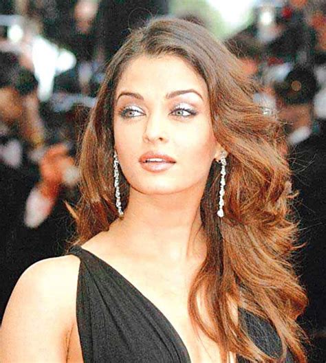 اعتذر نجم فيلم فاست أند فيوريوس 9 الممثل والمصارع. جون سينا يدعم أيشواريا راي بعد دخولها المستشفى.. صور
