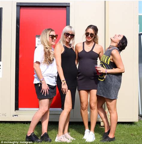 erin mcnaught flaunts burgeoning bump at sw4 festival daily mail online