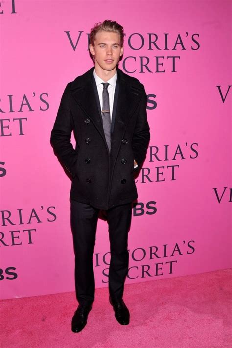 Austin butler's age is 29. Austin Butler Age, Height, Dating, Girlfriend, Net Worth, Hair Color, Body
