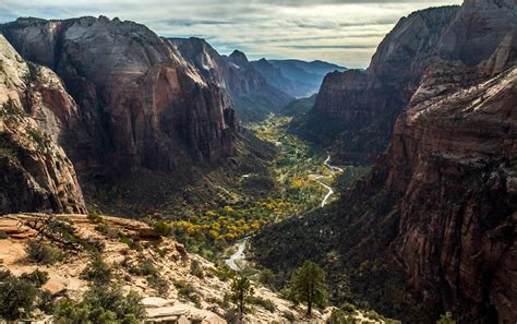 Breathtaking But Deadly How To Safely Hike Angels Landing 2022