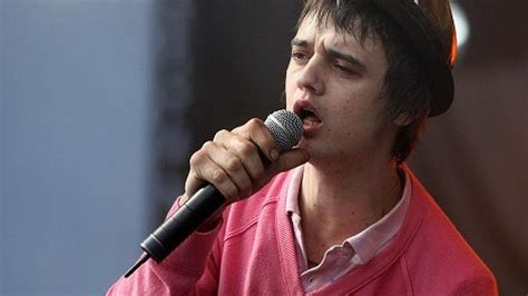 Ma doherty non si da per vinto e forma il gruppo dei babyshambles. Früher aus der Haft entlassen: Pete Doherty feiert mit Rum ...