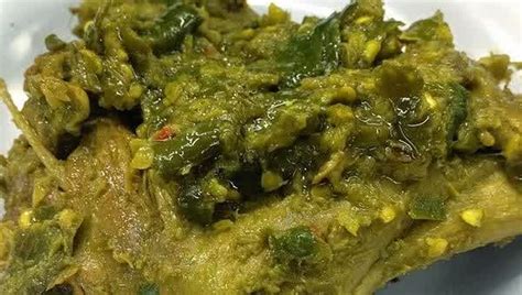 Gulai merupakan salah satu kuliner tradisional khas indonesia yang terbuat dari daging ataupun sayuran. Resep Membuat Gulai Bebek Cabai Hijau Khas Padang - Harian Resep