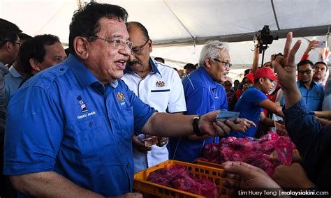 Pendaftar pertubuhan, sebagaimana yang dikehendaki oleh seksyen 6 akta pertubuhan 1966, kami. Umno bukan pertubuhan haram, kata Tengku Adnan