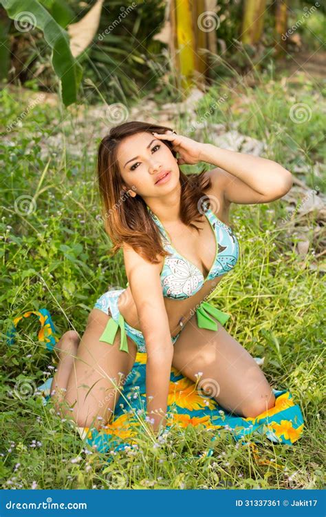 Sexy Thailändische Frau Im Wald Stockbild Bild Von Frau Porträt