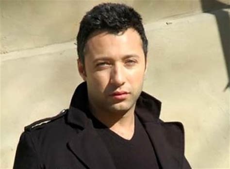 الساحر #أحمد_فهمي يبهر منى الشاذلي بألعاب سحرية بمساعدة #كريم_فهمي كرة قدم وتنس طاولة يحسم الفائز في تحدي أحمد وكريم فهمي #معكم_منى_الشاذلي. جولولي | أحمد فهمي مذيع Arab Idol في الموسم الجديد