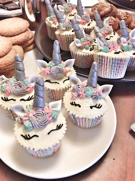 Pretty Unicorn Cupcakes Cupcake Cakes Unicorn Desserts Mini Cakes