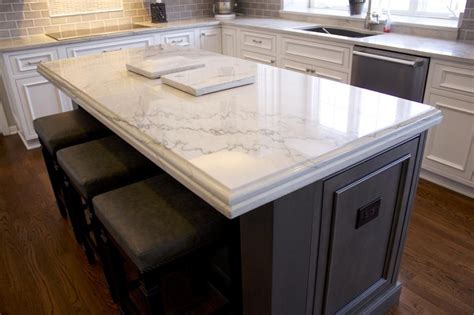 Calacatta Quartzite The Edge Is Ogee Stacked On Straight Edge