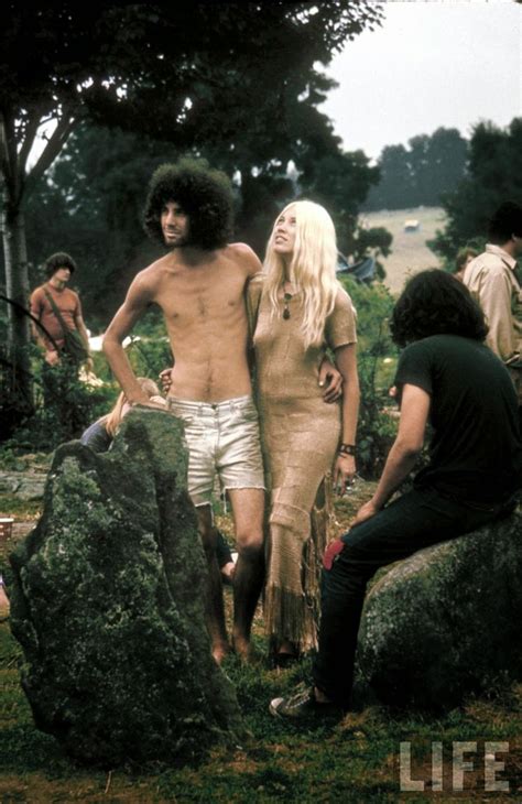 Rare And Incredible Color Photographs That Capture Scenes Of The Woodstock Music Art Fair