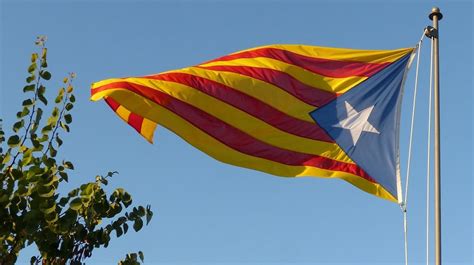 Les Différences Entre Les Trois Drapeaux Catalans