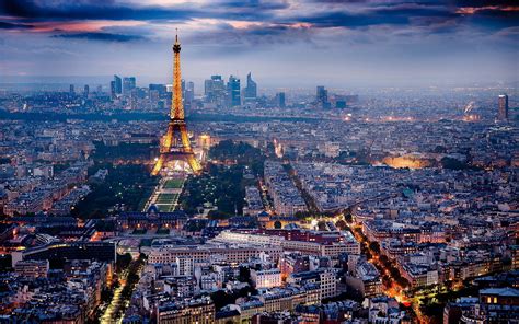 Explore The Charming Nightlife Of Paris
