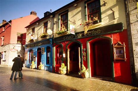 Quays Pub Galway Just As Busy A Pub As Temple Bar In Dublin See My