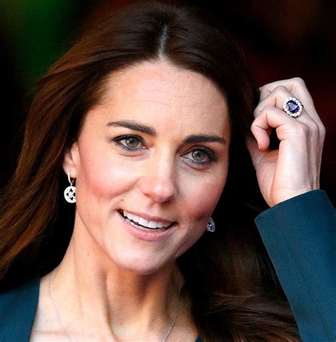 Find the latest kate middleton news including royal baby prince louis plus more on catherine, duchess of cambridge's fashion and dresses. The Real Reason Kate Middleton Didn't Wear Her Engagement ...