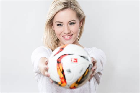 Laura Papendick Wird Moderatorin Bei Sky Sport News Hd