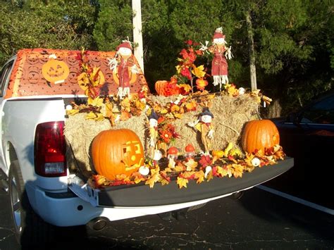 Here is an alternative to the traditional halloween activities while being safe. 5 Trunk or Treat Ideas for Your Best Halloween Ever! - Dye ...