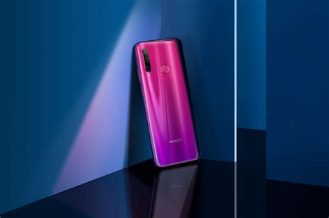 The honor 20 lite features a 6.21 inch dewdrop notch display, a stunning 32 mp selfie camera and 128 gb of internal storage. Honor 20 series of photography-focused smartphones ...