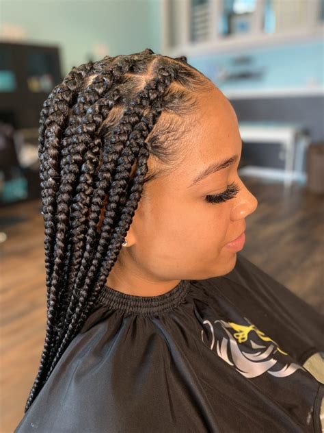 Here's a guide how to do knotless braids or large rope braids are beautiful classic hairstyles that you can do without going to the salon. Hairstyles You Can Do With Knotless Braids - Hair Styles Ideas