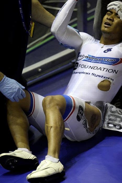 Read the full biography of azizulhasni awang, including facts, birthday, life story, profession, family and more. Azizulhasni Awang Finishes Track Race with Splinter ...