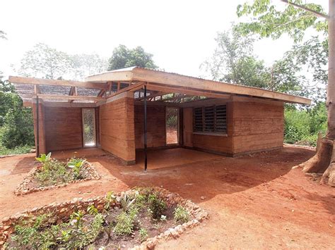 Nkabom House Building With Mud In Ghana Livegreenblog