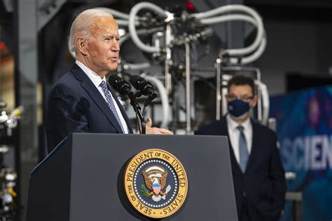 Congress is working on a third stimulus check for $1,400. Third stimulus check update: Progressives defend $1,400 ...