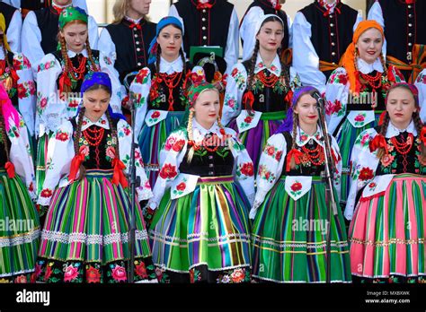 gente local lowicz polonia fotografías e imágenes de alta resolución alamy