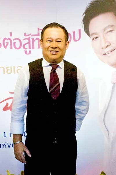 เป็ด เชิญยิ้ม กล่าวถึงกระแสเรื่องถั่วแระจะวางมือจากนายกสมาคมตลกฯว่า เพิ่งทราบเรื่อง เขาคงเหนื่อยเพราะมันไม่เหมือนยุค. บันเทิง - 'เป็ด เชิญยิ้ม' นำทีมตลกขั้นเทพ โชว์ 'จำอวดโบราณ'