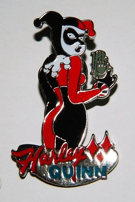 Dc Comics Harley Quinn Figure And Name With Pistol Metal Enamel Pin New
