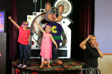Celebrating 40 Years Of Fun At Chuck E Cheeses Its A Lovely Life