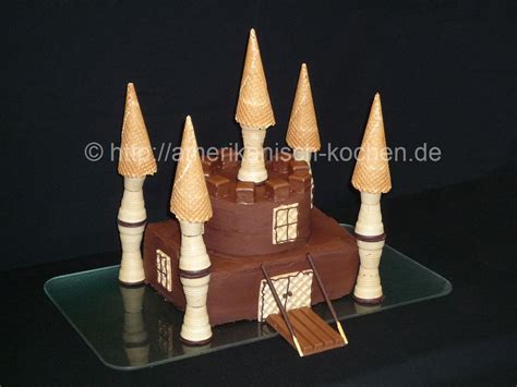 Posted by ullykat under gebackenes, geburtstag, kinder, kuchen, ritterhemd 2 comments. Ritterburg-Kuchen/Schlosskuchen für Jungen (Castle Cake ...
