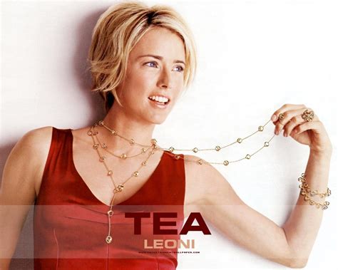 Tea Leoni Hairstyle At Menshairstyletrends Short Hair Hacks Short Hair Cuts Short Hair Styles