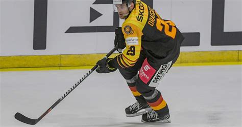 Matus kozacik (viktoria pilsen), jan mucha (slovan bratislava), jan novota (rapid wien). Eishockey-WM in der Slowakei: DEB-Team startet mit NHL ...