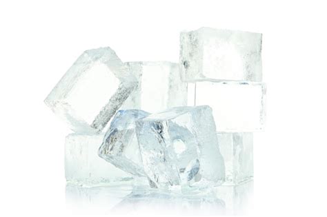 Ледяные формы для напитков на белом фоне Премиум Фото