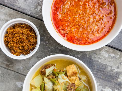 Tapi hanya dengan mengikuti norma baharu iaitu kekal berada di dalam rumah. Menu Hari Raya Cemas: Cara Mengatur Majlis Hari Raya Jika ...