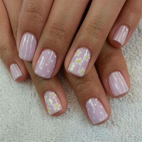 Pin By Sabine Kragten On Nailart Daisy Nails Manicure Nails Inspiration