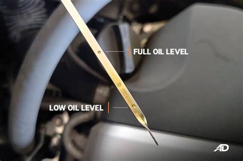 Auto Veteran The Dangers Of Overfilling Your Cars Engine With Oil