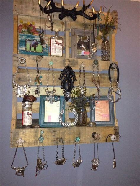 Pallet Jewelry Display Projects That Anyone Can Do It Pallet Tips