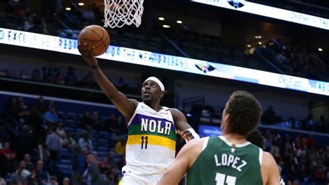 While the milwaukee bucks didn't celebrate jrue holiday's debut with a win in their regular season opener, he showed off his poise and skill set. Cambio de Jrue Holiday a los Bucks se expande a un acuerdo entre 4 equipos
