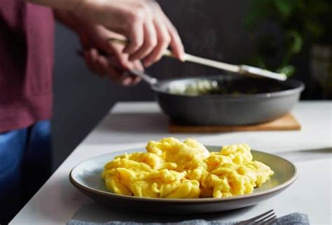 Here's what you should know. How Long Do Eggs Last in the Fridge? (Raw and Hard Boiled ...