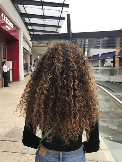 12 curly hair with highlights looks for 2020. 1001 + Ideas for Stunning Hairstyles for Curly Hair That ...