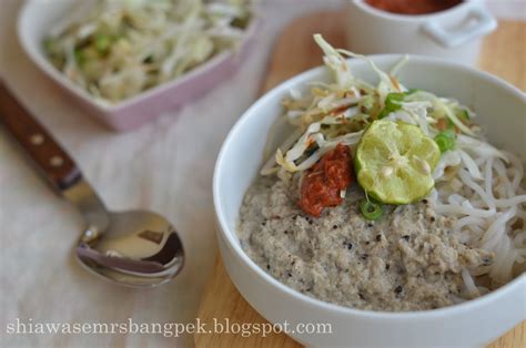 Laksa terengganu adalah sejenis hidangan berkuah seperti mi yang terkenal di terengganu. :: ShiawaseMrsBangpek::: Laksa Lemak Terengganu @ Laksa ...