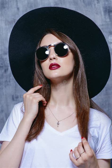 Hipster Girl Wearing Sunglasses Stock Image Image Of Black Lifestyle 108339049